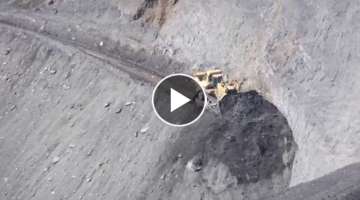 Cat D11 Extreme Earth Moving
