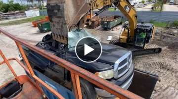 Amazing Car Crushing Process By Strong Excavators For Recycle, Biggest Heavy Equipment Machines