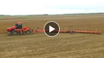 Case Quadtrac STX 530 PLOWING WITH THE LARGEST PLOW IN THE WORLD