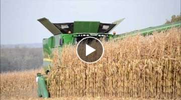 NEW John Deere S690i - Corn Harvest