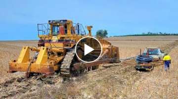 MASSIVE CAT D11 Bulldozer Laying Pipe!!