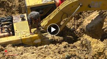 Unexpected​ Excavator Sink Deep Mud Amazing Getting Stuck In Pull Out Truck Crane Caterpillar 3...