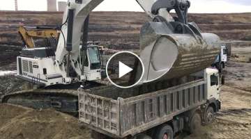 Liebherr 984 Excavator Loading Trucks With Two Passes - Sotiriadis Ate