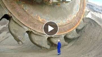 8 EXTREMELY BIG MACHINES