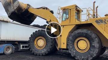 Caterpillar 990 Wheel Loader Loading Coal On Trucks - Ektor Epe