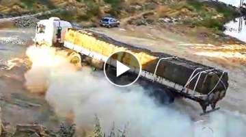 Top 10 Extreme Dangerous Idiots Truck Fails Compilation 2021 - Crazy Heavy Equipment Drive Skill