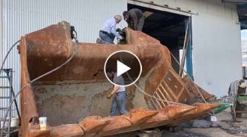 Loading The Huge 22m3 Bucket Of Caterpillar 6040 Mining Excavator - Simos Heavy Lifts