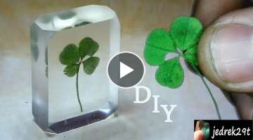 DIY. Four-leaf clover in resin.