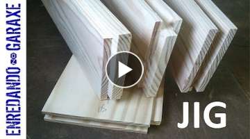 A simple router jig to cut tongue and groove flooring joints